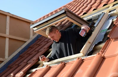 Pose de fenêtres de toit Velux à Sinzos